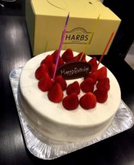 HARBSのホールケーキ　いちご