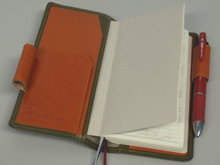 オリーブとオレンジの革　手帳カバー